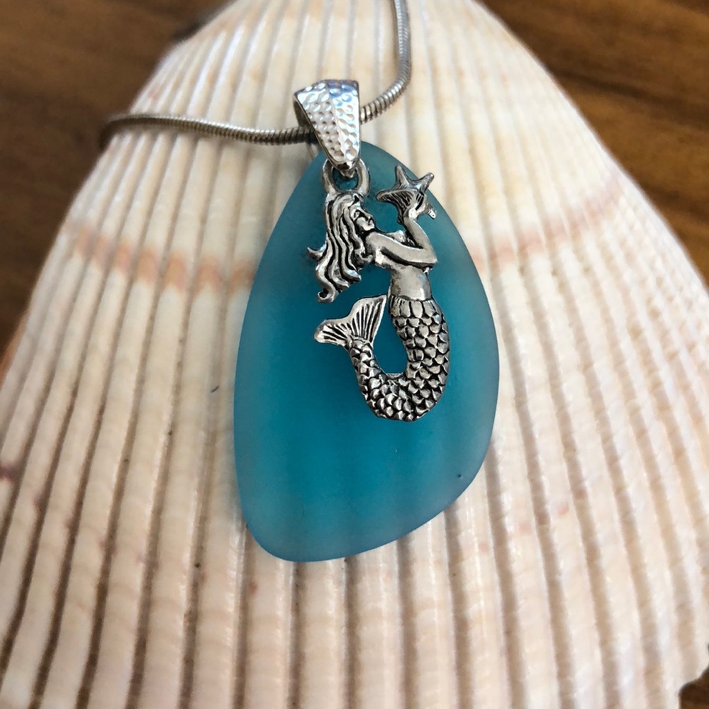Mermaid and beach glass necklace 🧜‍♀️